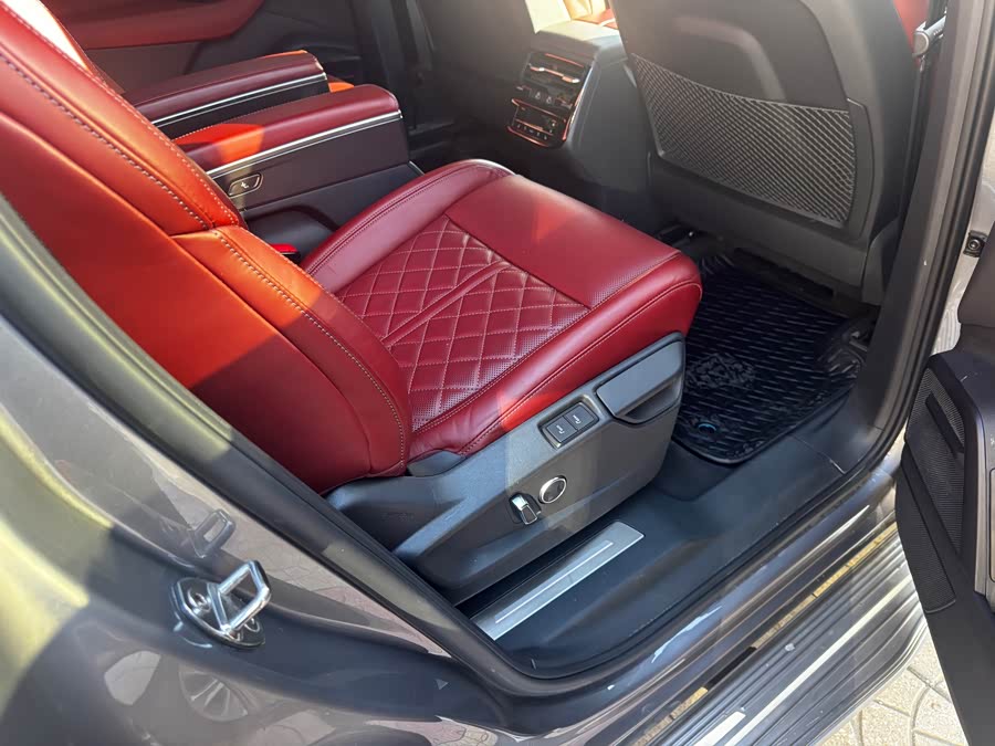 Audi Q6 45 TFSI quattro Black Warrior Light