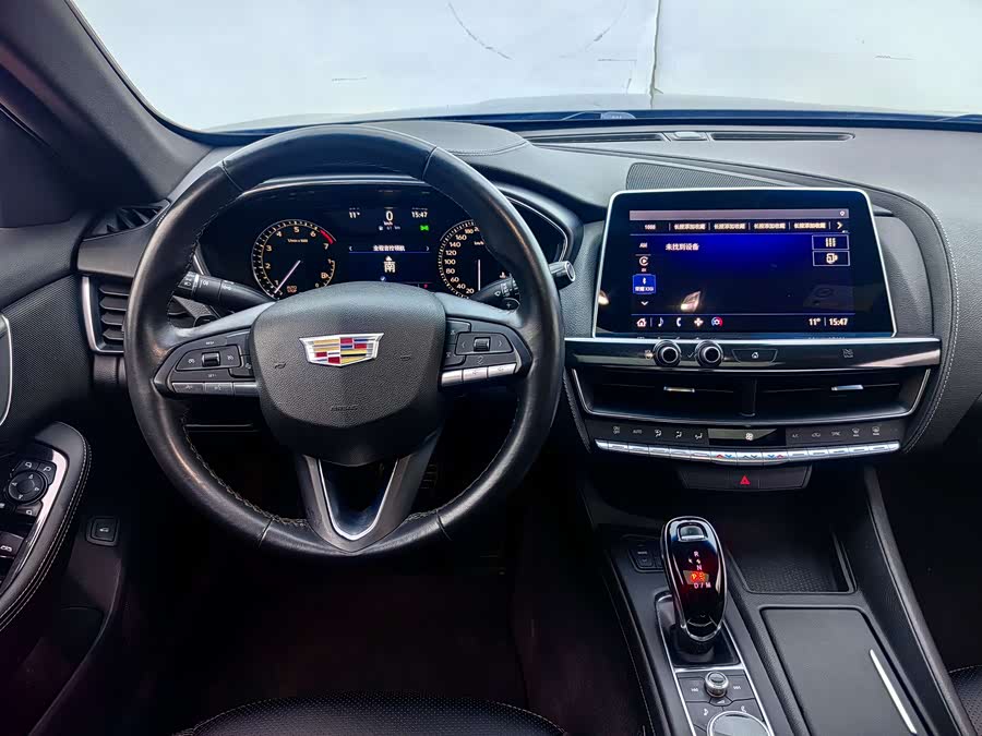 Cadillac CT5 28T Style