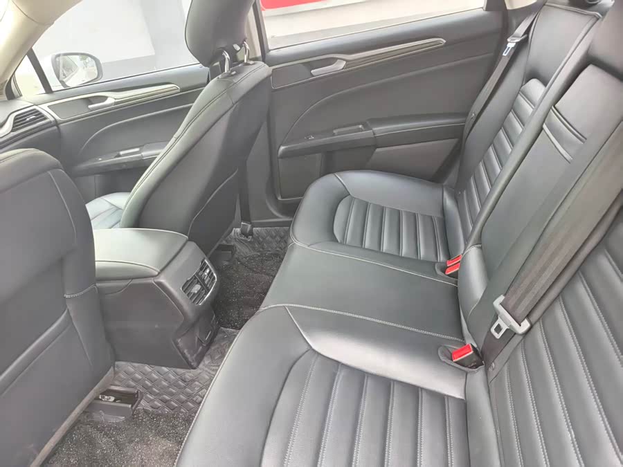 Ford Mondeo EcoBoost 180 Luxury