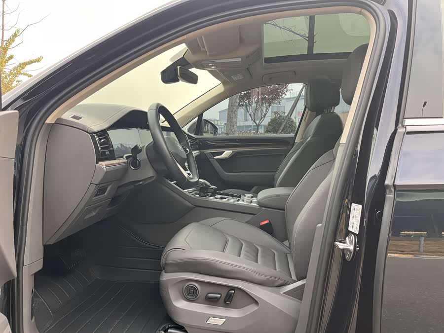 Volkswagen VW Touareg