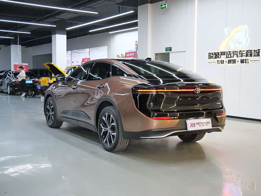 Toyota Crown Sport Cross