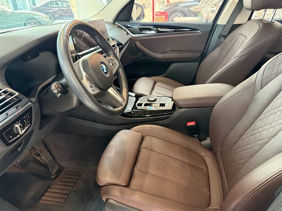 BMW iX3