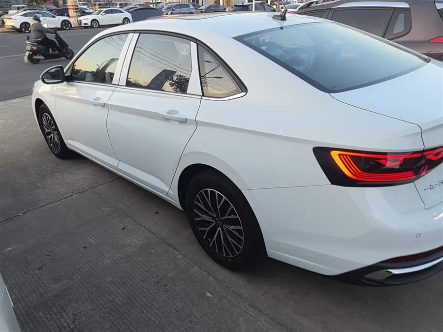 Volkswagen VW Sagitar