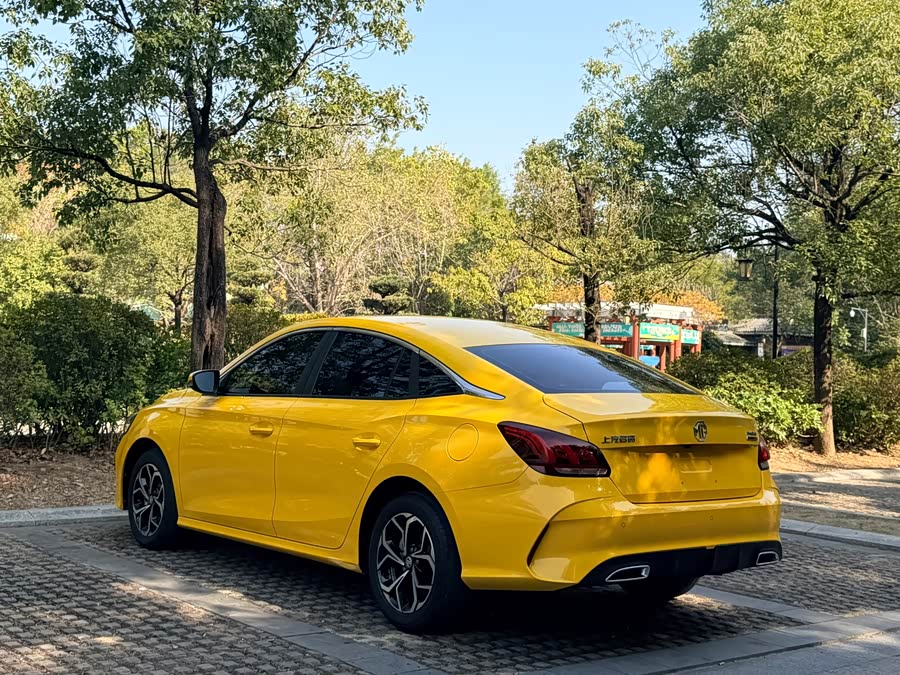 Motor MG 5 180 DVVT Manual Youth Luxury