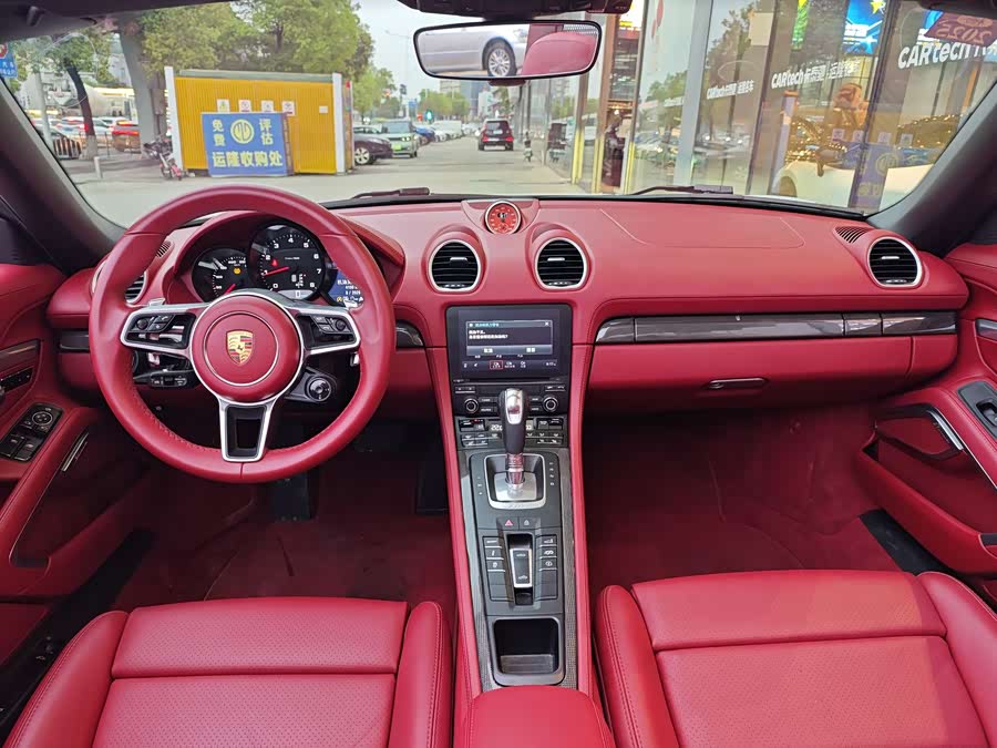 Porsche 718 Boxster T