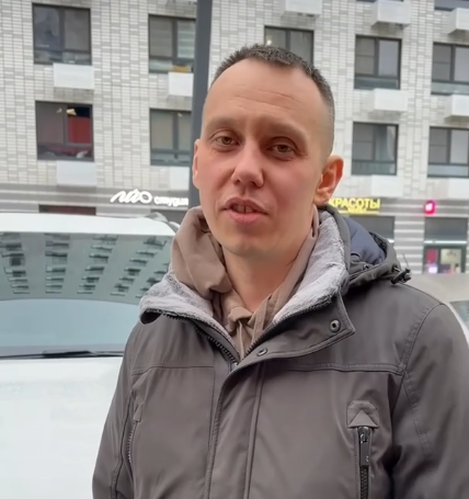 Роман Александрович: Хотелось бы сказать большое спасибо команде NetCars. Она быстрее из всех откликнулась на мое желание привезти машину. Всегда были на связи. На любой момент отвечали на вопросы