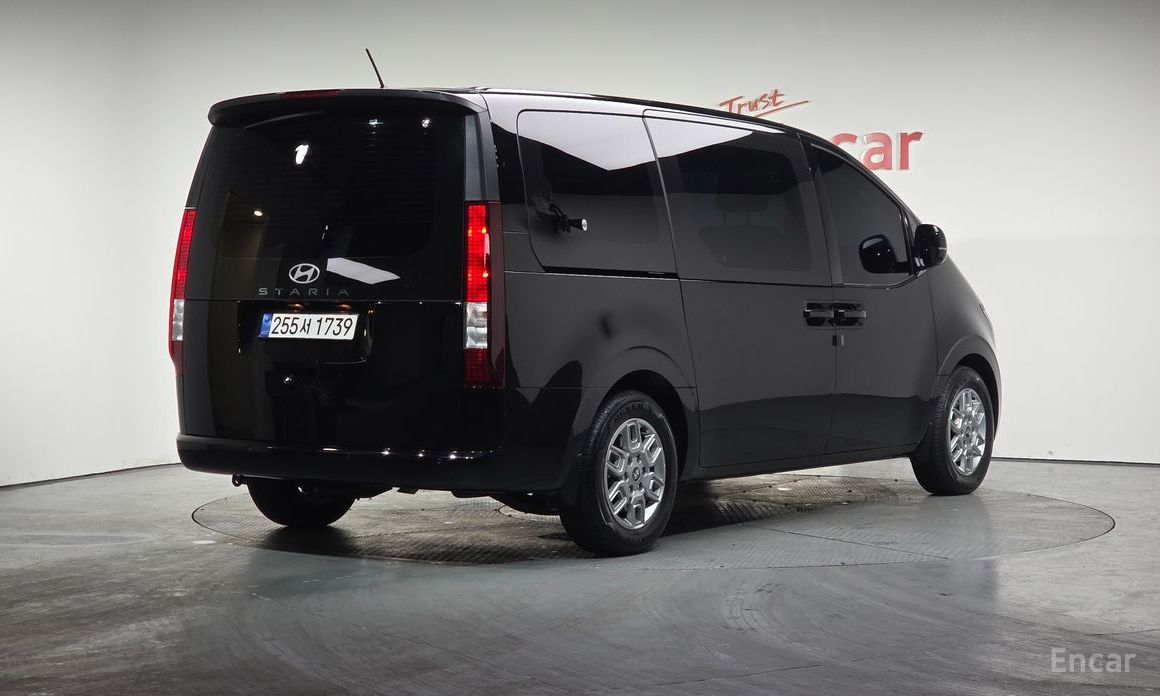 Hyundai Staria 2025