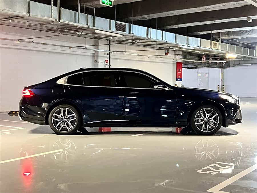 BMW i5 eDrive 40L M Sport