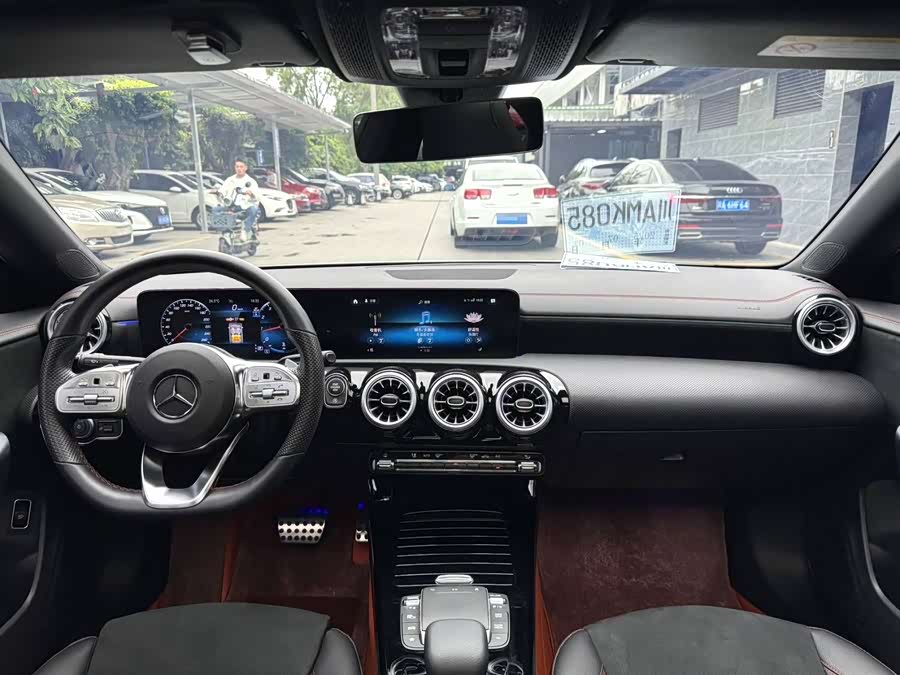 Mercedes-Benz CLA 200