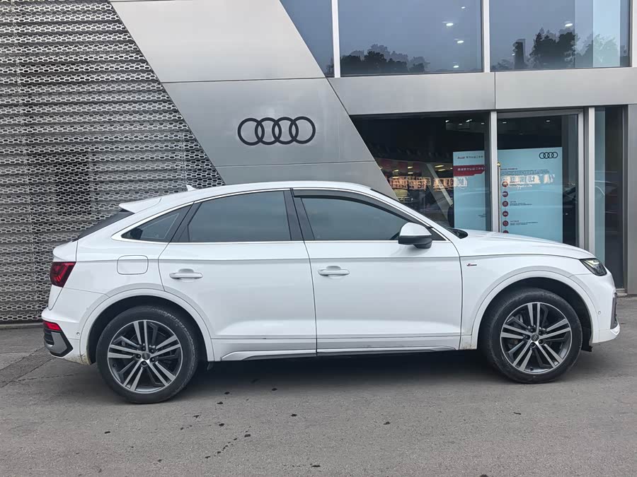 Audi Q5L Sportback 40 TFSI Luxury