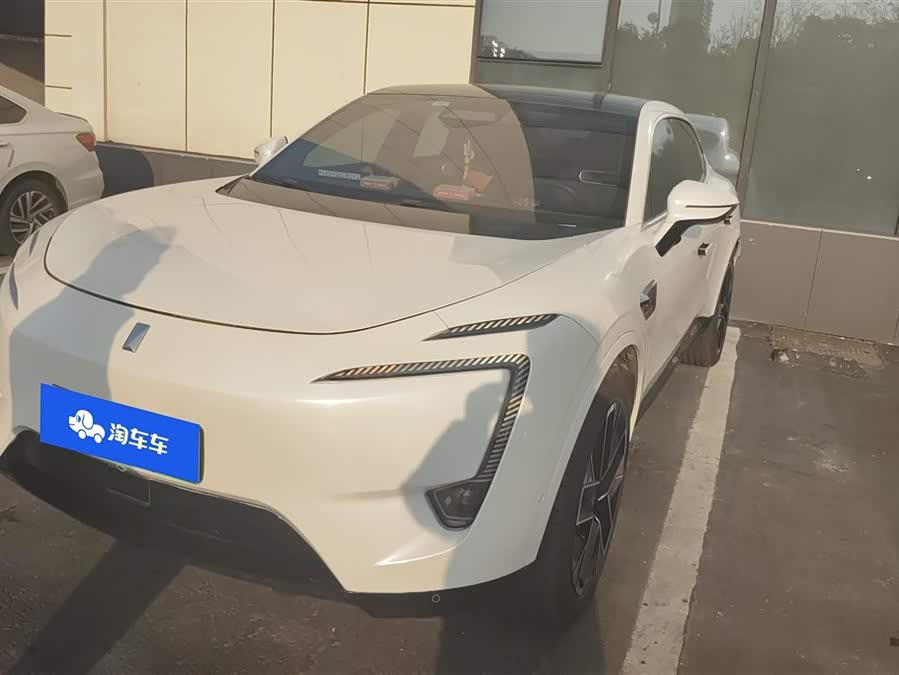 Avatr 11 Long-Range Single-Motor 5-Seater