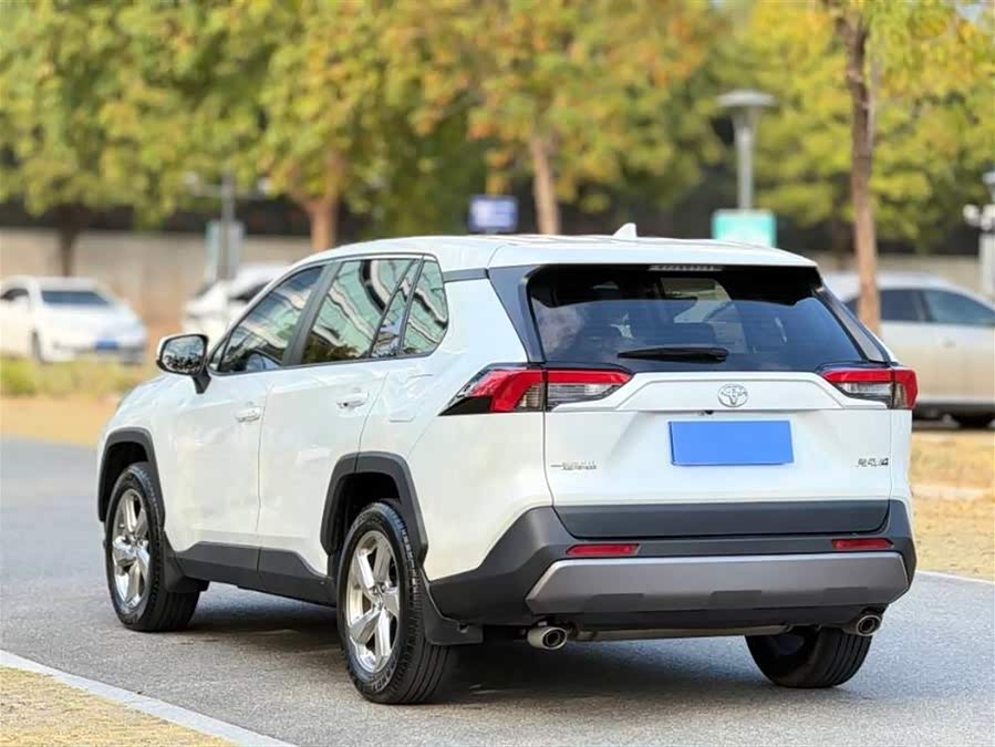 Toyota RAV4 Rongfang 2.0