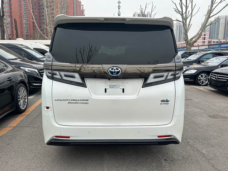 Toyota Vellfire Crown