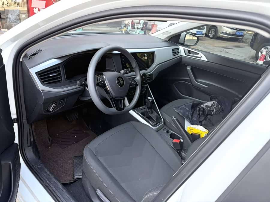 Volkswagen Polo Facelift Plus 1.5