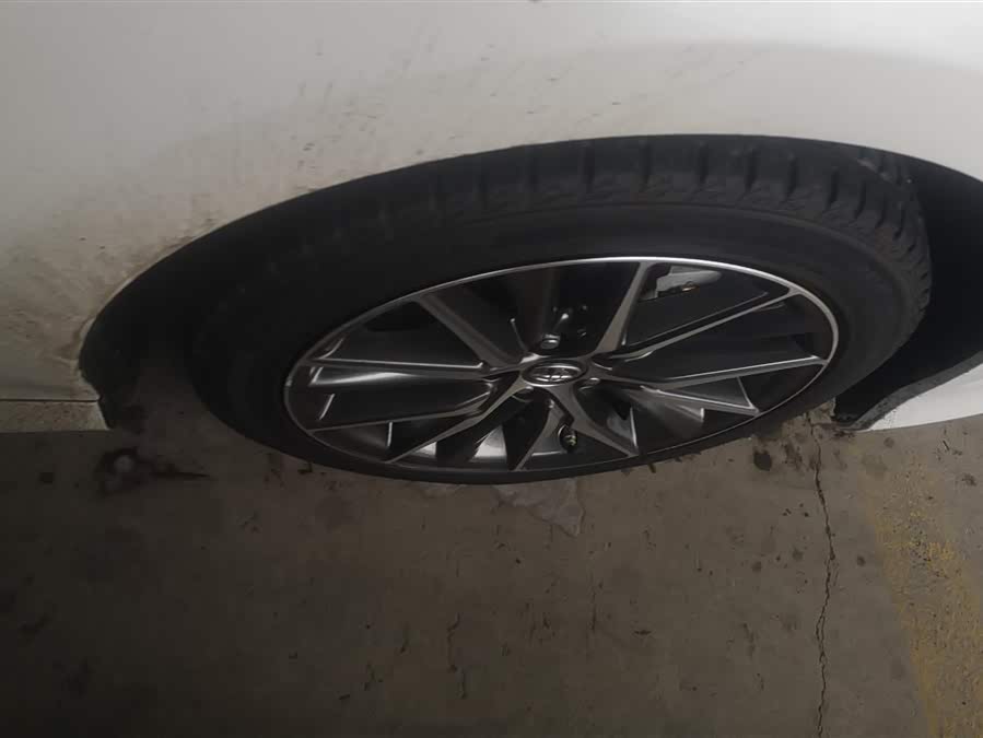 Toyota Camry 2.5G Luxury