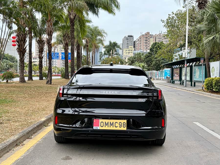 Zeekr 001