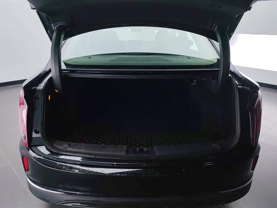 Hongqi E-QM5 431 km Charging Enjoy Edition