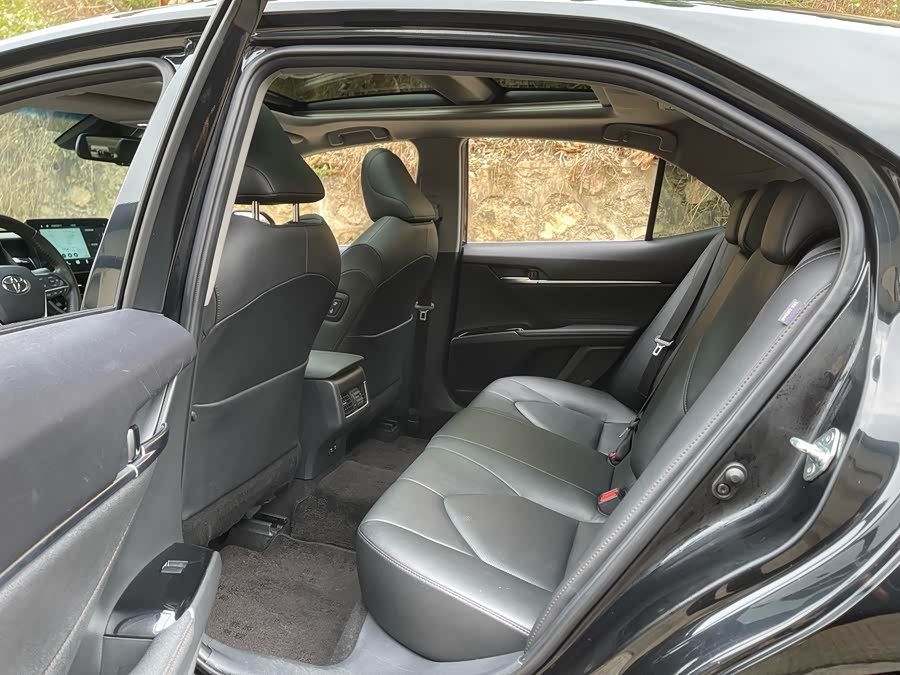 Toyota Camry 2.5G Luxury