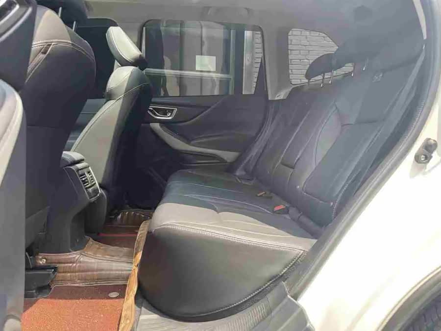 Subaru Forester 2.0i