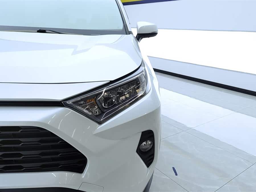 Toyota RAV4 Rongfang 2.0