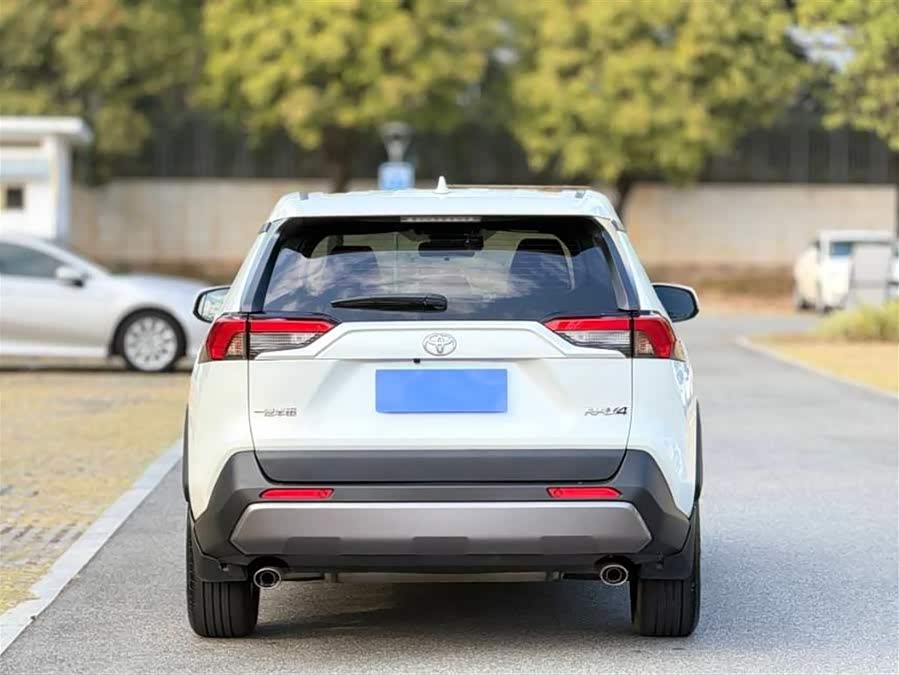 Toyota RAV4 Rongfang 2.0