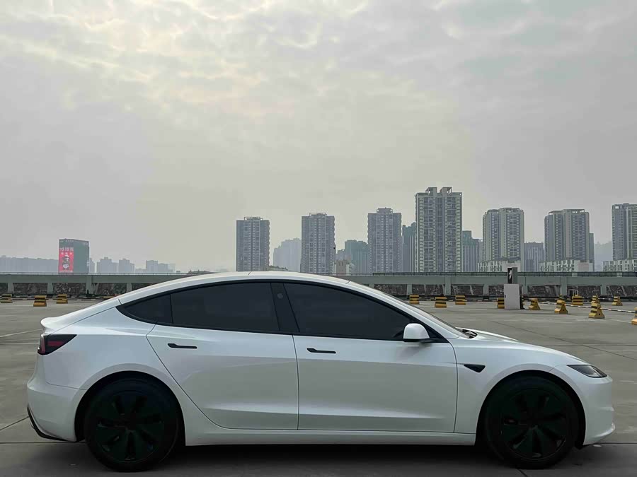 Tesla Model 3 Long Range