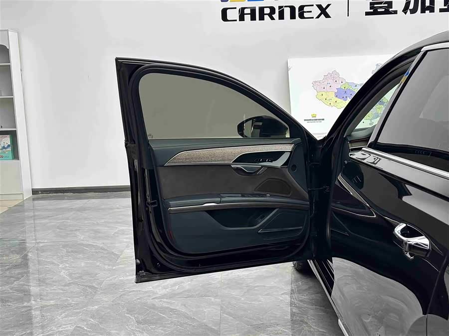 Audi A8L 55 TFSI quattro Flagship