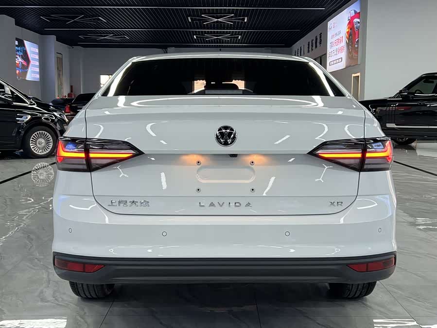 Volkswagen Lavida New Sharp 1.5 Outstanding New Yi