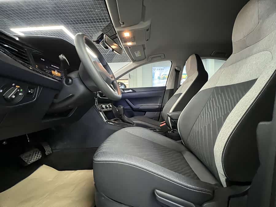 Volkswagen Lavida New Sharp 1.5 Outstanding New Yi