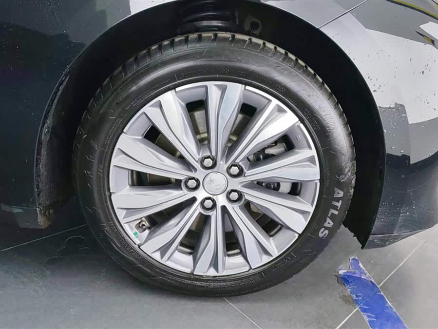 Hongqi E-QM5 431 km Charging Enjoy Edition