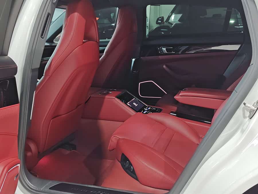 Porsche Panamera Executive Extended Platinum