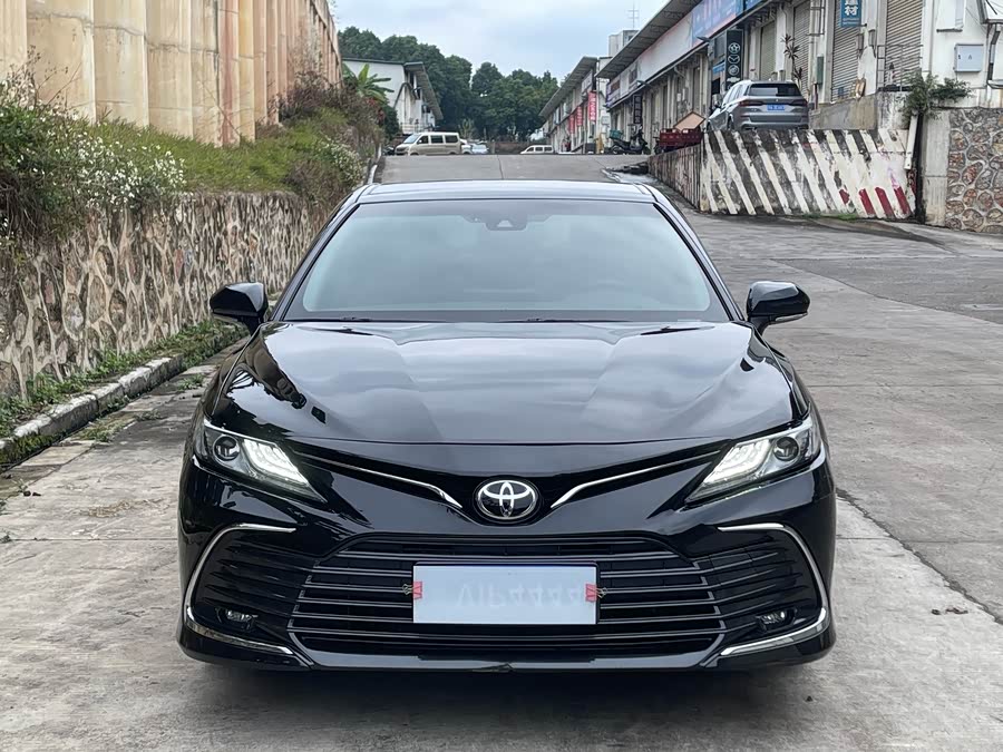 Toyota Camry 2.5G Luxury