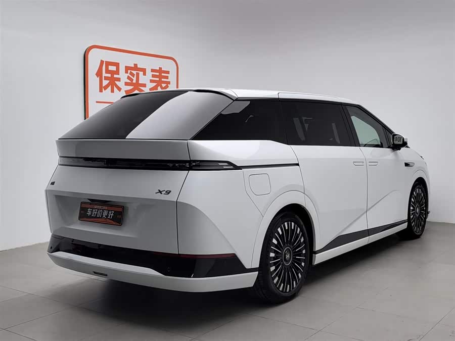 XPeng X9