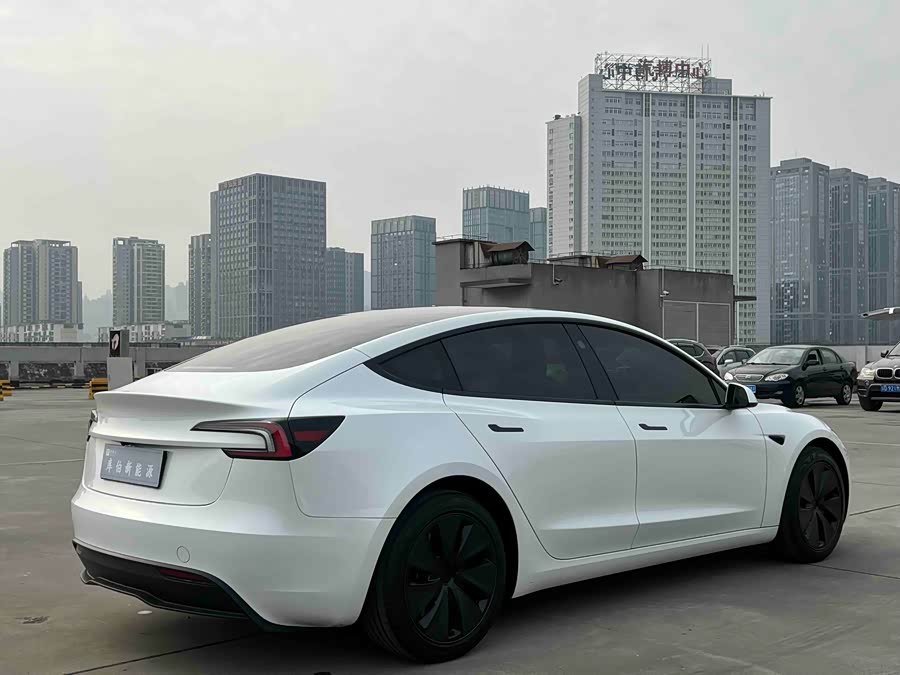 Tesla Model 3 Long Range