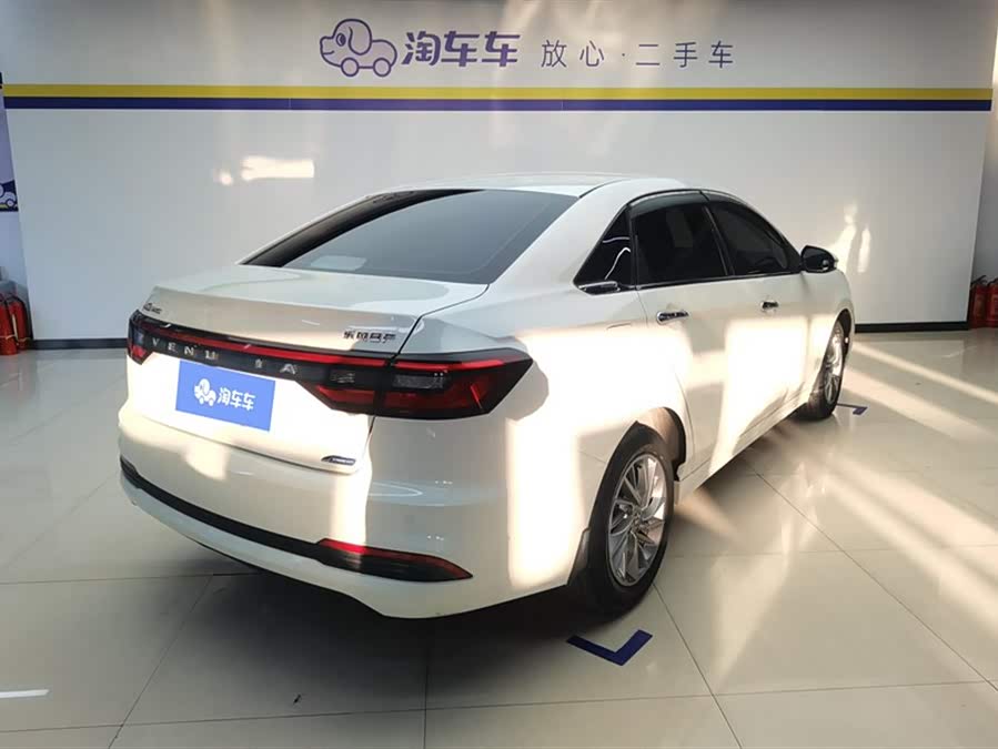 Nissan Venucia D60 PLUS 1.6 XL