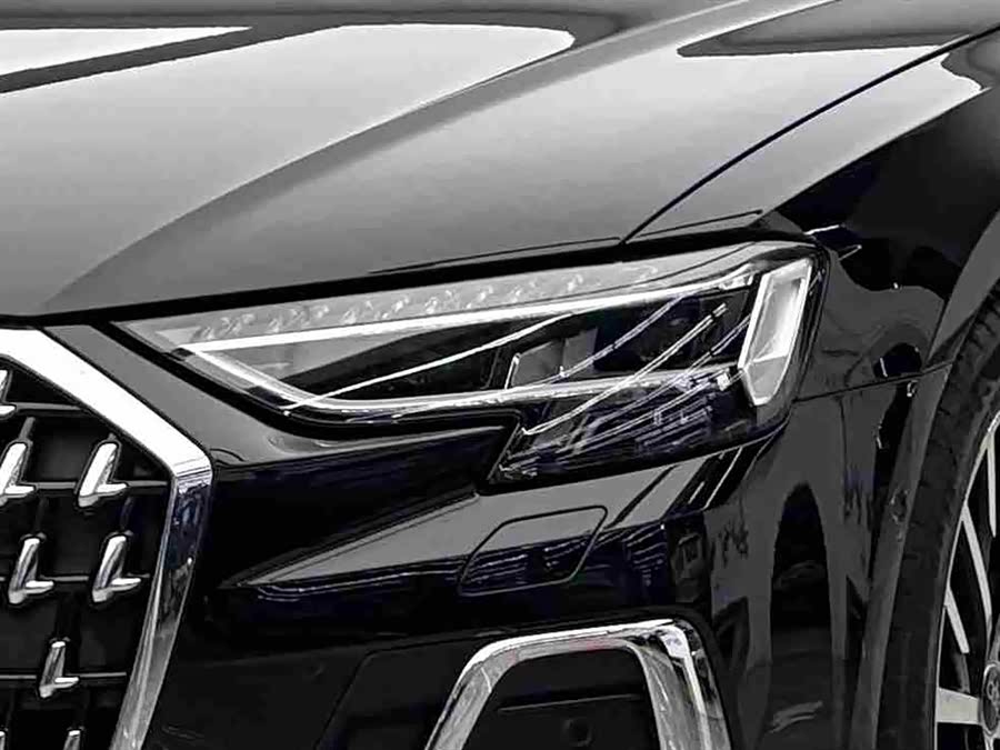 Audi A8L 55 TFSI quattro Flagship