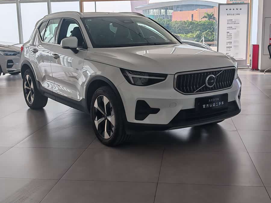 Volvo XC40 B4