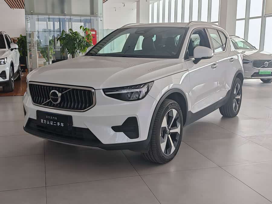 Volvo XC40 B4