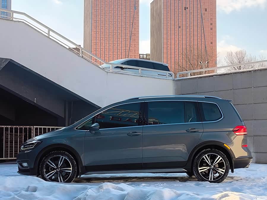 Volkswagen Touran L