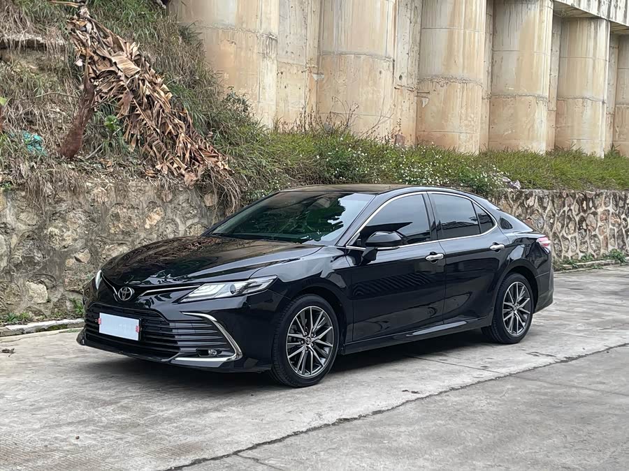 Toyota Camry 2.5G Luxury