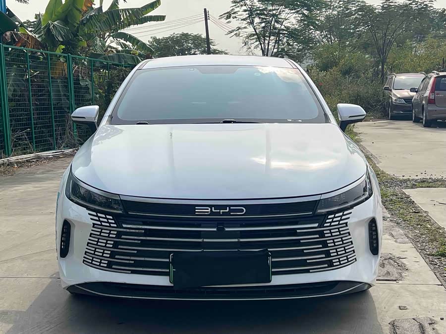 BYD Destroyer 05 Champion DM-i 120 km Premium