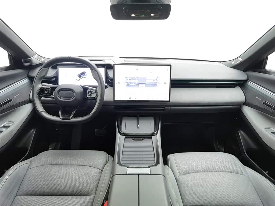 Lynk & Co 08 New Energy 220 km