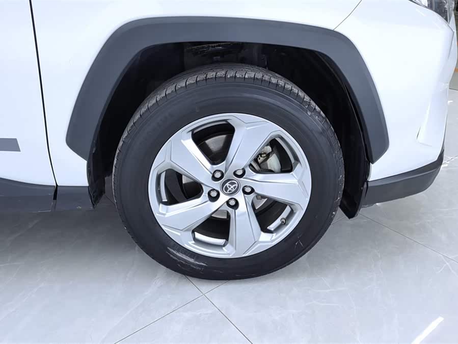 Toyota RAV4 Rongfang 2.0