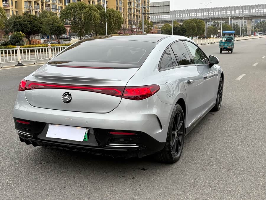 Mercedes-Benz EQE 350 Pioneer