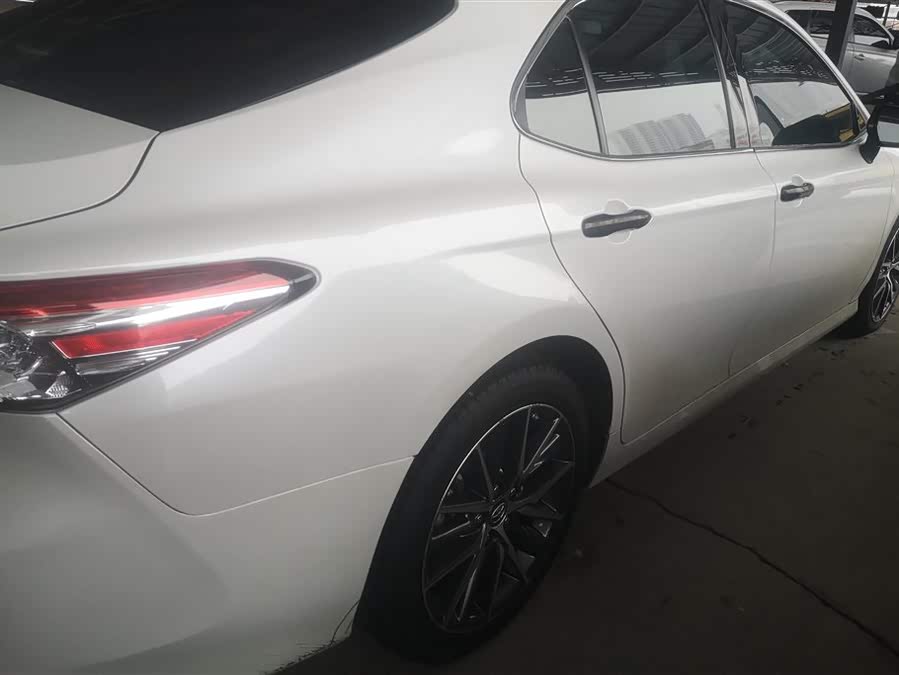 Toyota Camry 2.5G Luxury