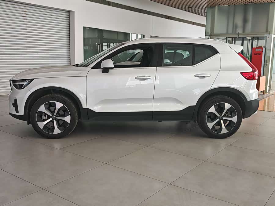 Volvo XC40 B4