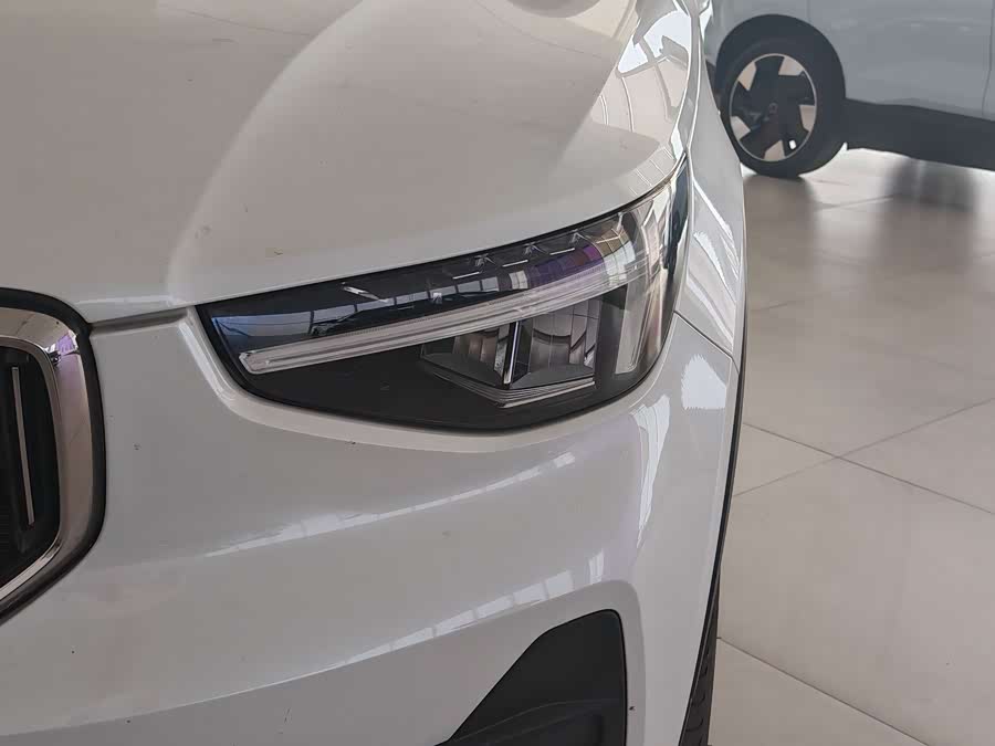 Volvo XC40 B4