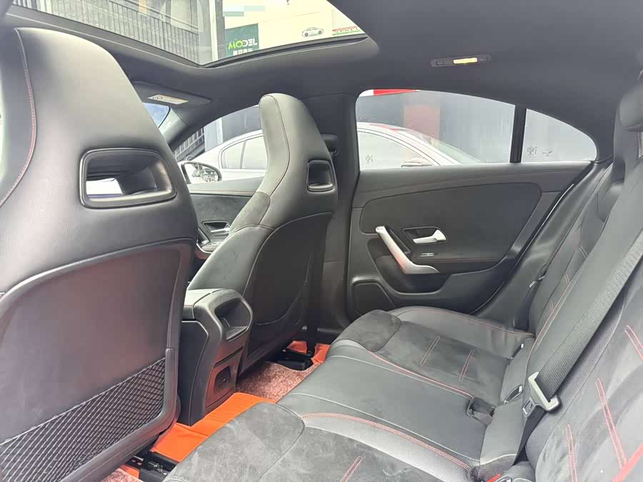 Mercedes-Benz CLA 200