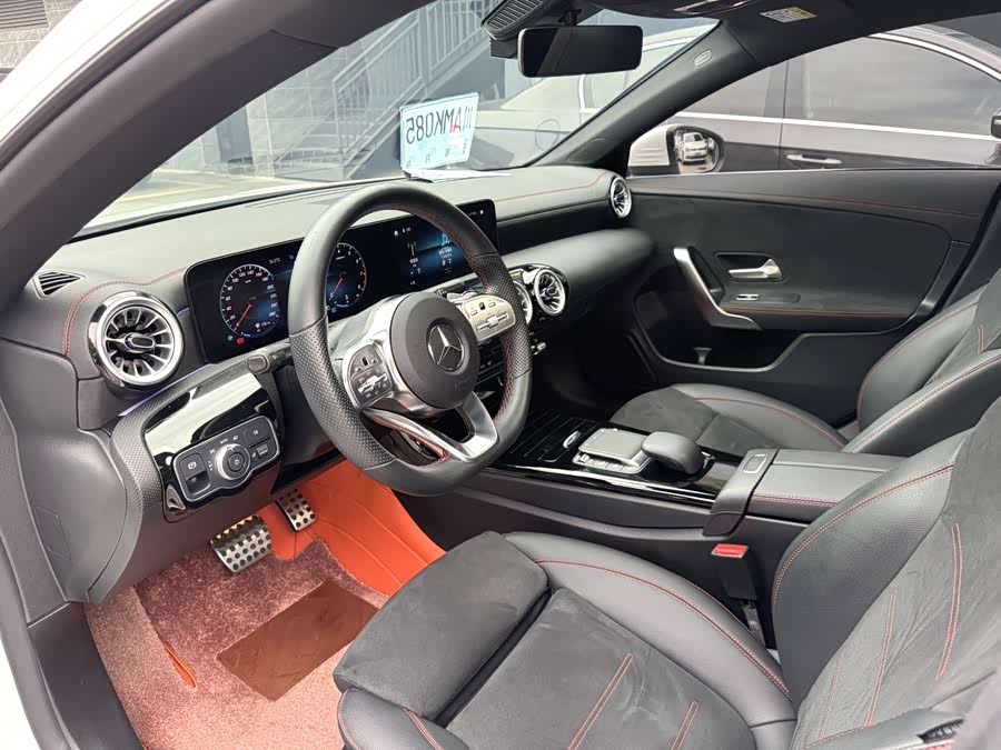 Mercedes-Benz CLA 200