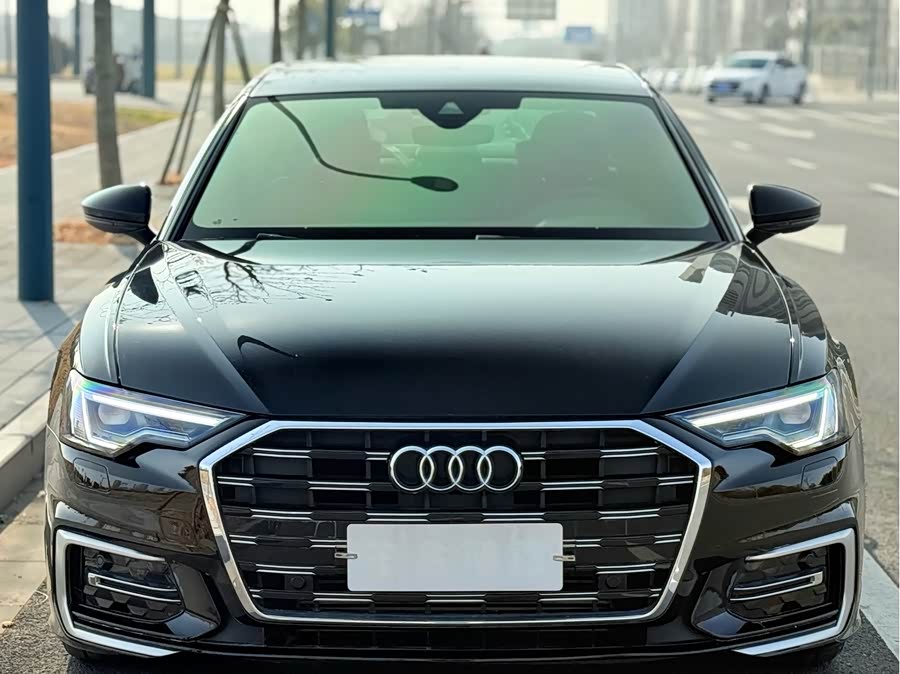 Audi A6L Facelift 40 TFSI Luxury Sport
